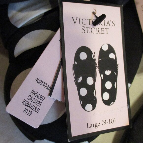 Victoria Secret NEW Woman Large (9-10) Black White Fuzzy Slippers With Case - Picture 8 of 9